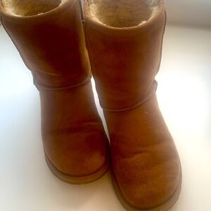Ugg Classic Short boots